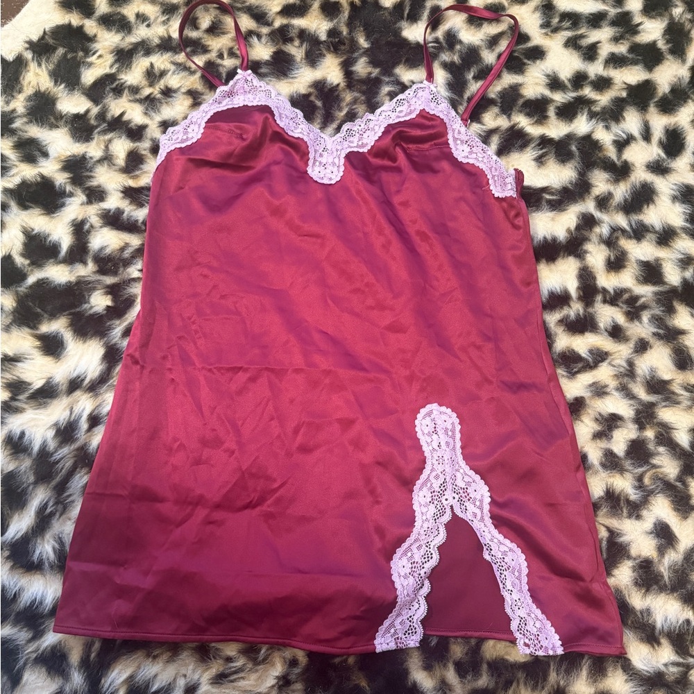 Elegant Lace Trim Satin Chemise - Red